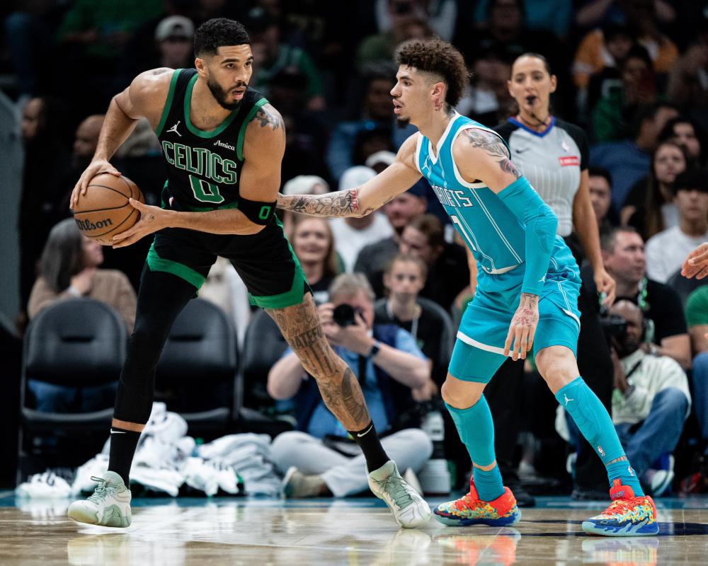 aoa体育培训-凯尔特人客场击败黄蜂，助力前进