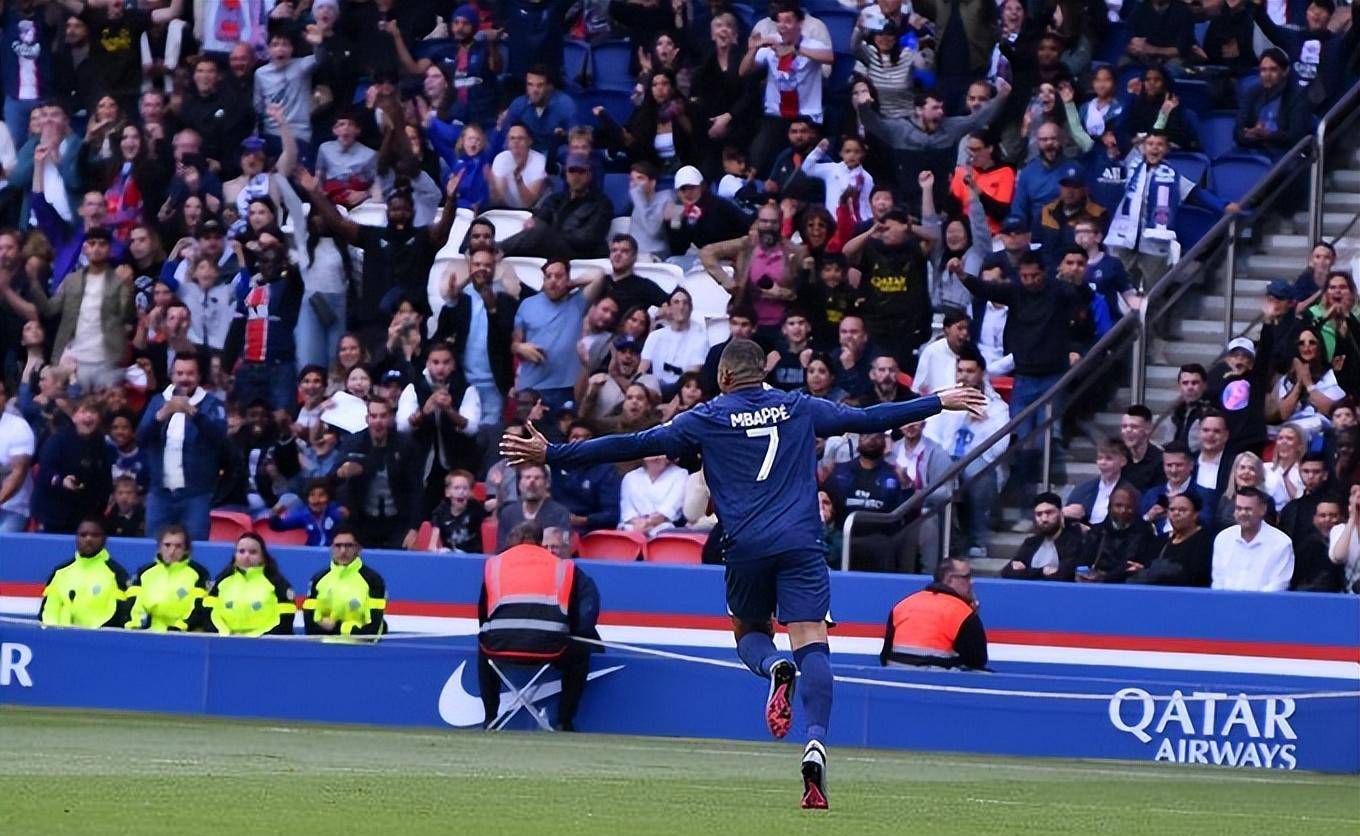 aoa体育娱乐-里昂队主场告捷，拿下连胜继续领跑的简单介绍