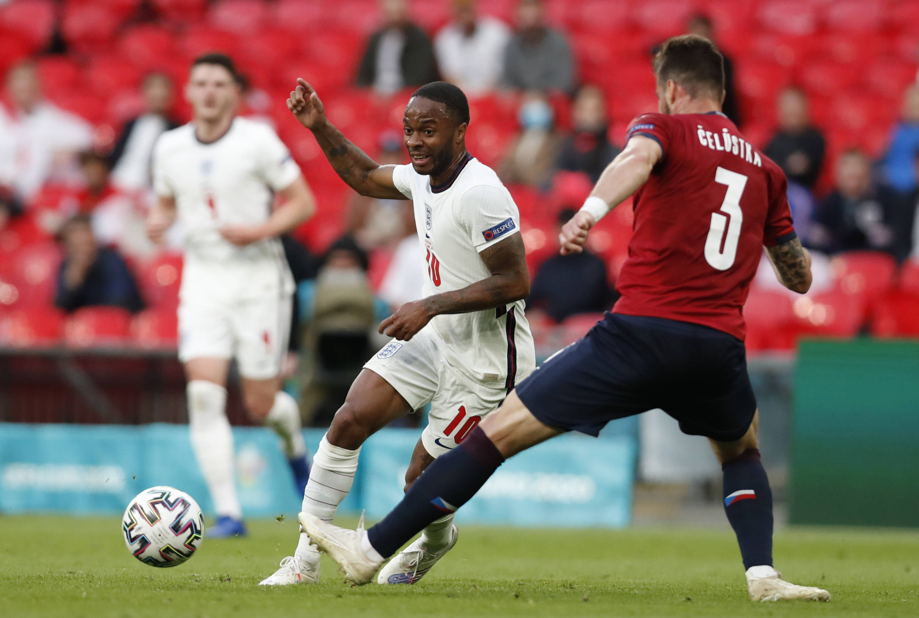 英格兰大战冰岛，欧洲国家联赛火爆开战