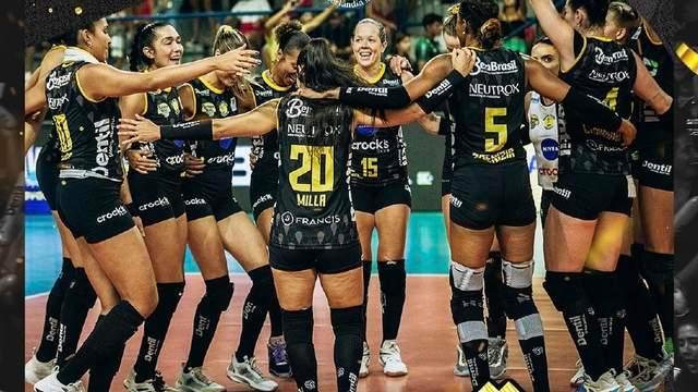 美国女足队击败对手，获得冠军头衔