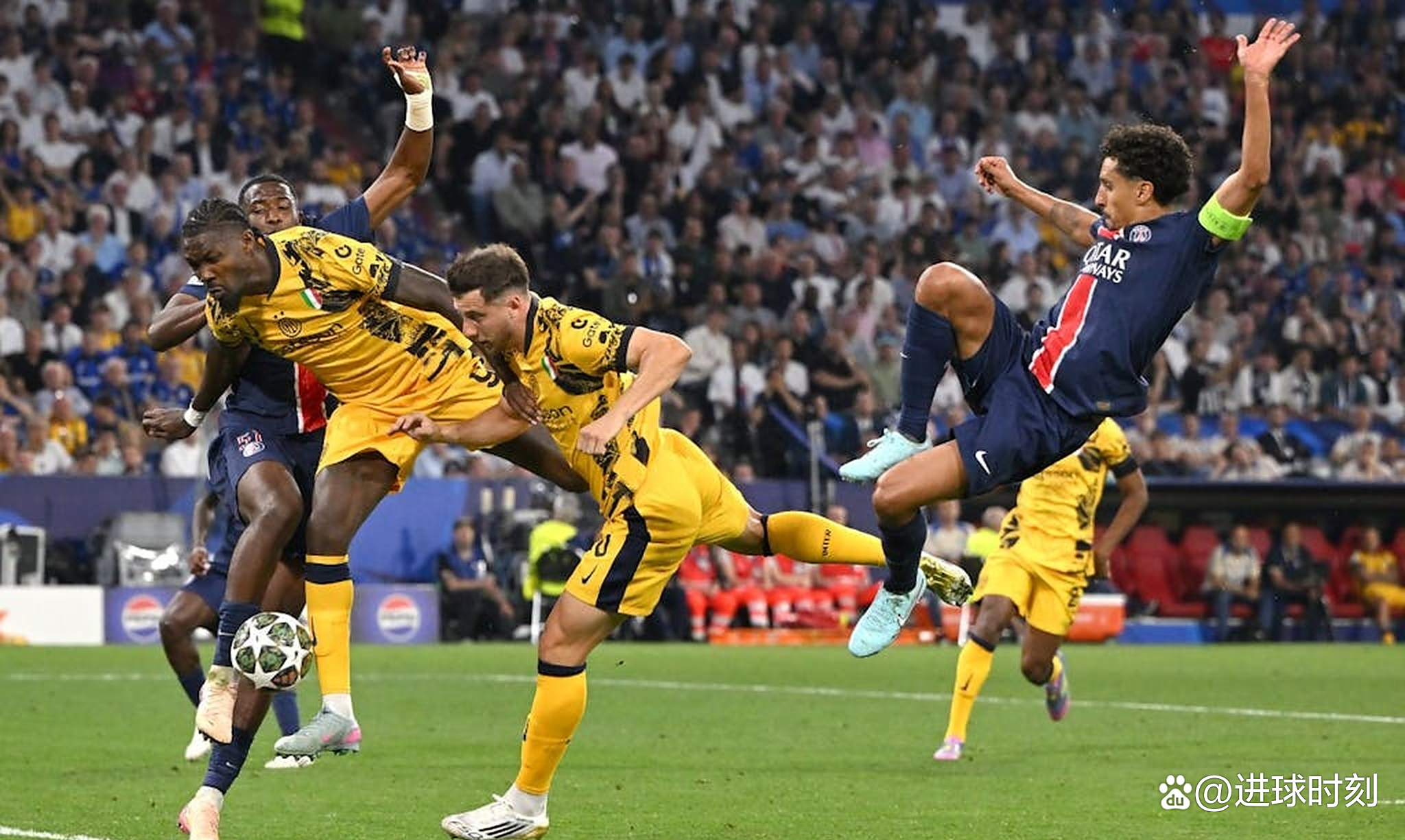 aoa体育-包含欧预赛比赛：西班牙中场控球稳，领先小组的词条