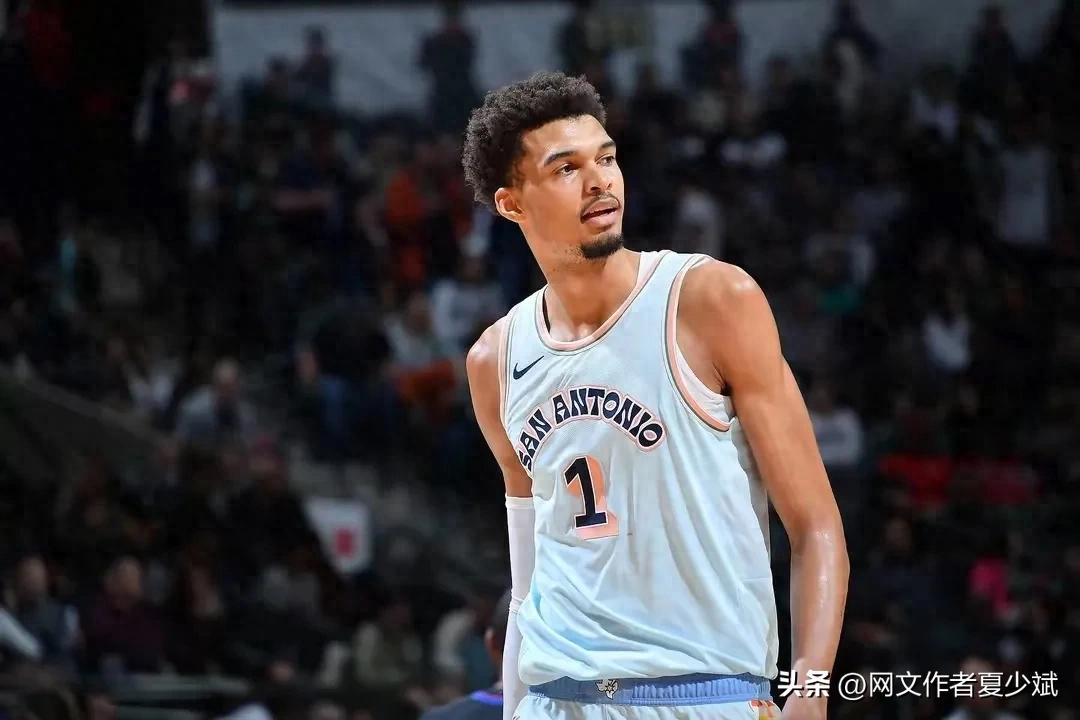 aoa体育课程-马刺连胜止步，客场遭遇难堪失败