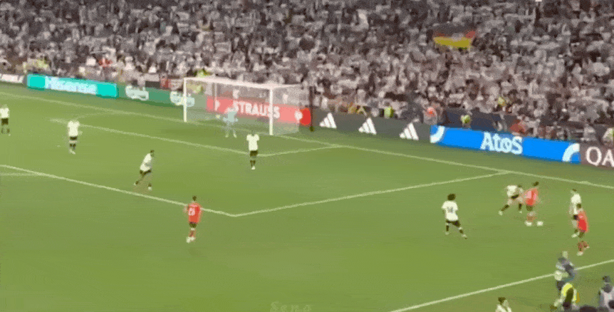 葡萄牙队在客场比赛中逆转获胜,跻身前列 葡萄牙队在客场比赛中逆转获胜,跻身前列