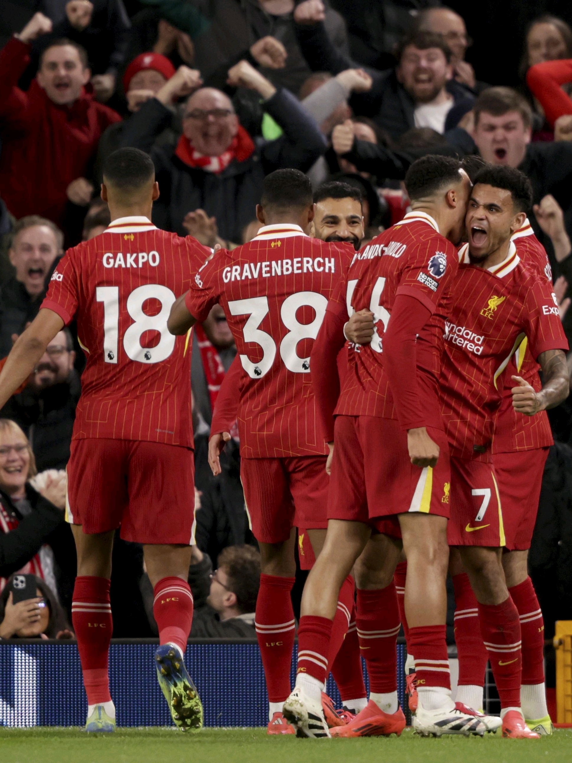 意甲赛场变幻莫测,强队异军突起引人注目的简单介绍 意甲赛场变幻莫测,强队异军突起引人注目的简单介绍