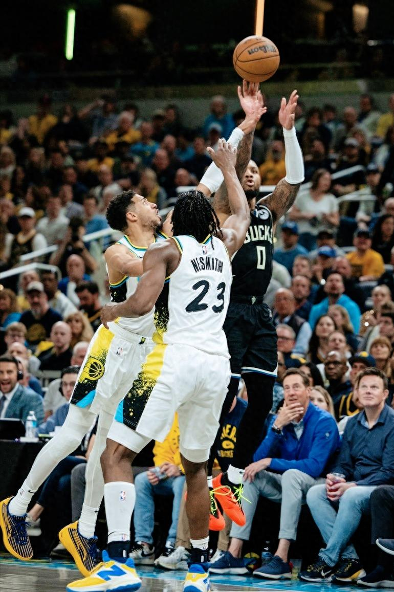 雄鹿东部冠军赛突困,球队寻求突破点 雄鹿东部冠军赛突困,球队寻求突破点