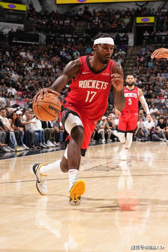 aoa体育教练-火箭关键比赛憾负，球队士气受挫急需调整