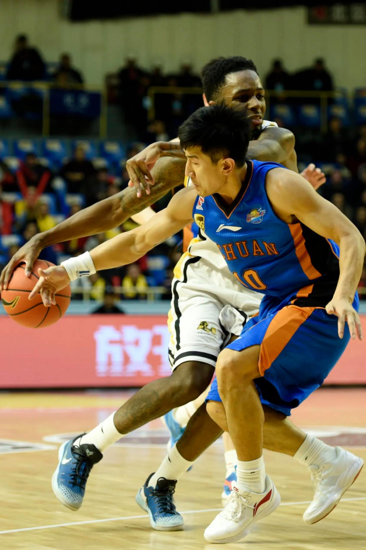 aoa体育课程-助攻王再创历史纪录，成为焦点人物