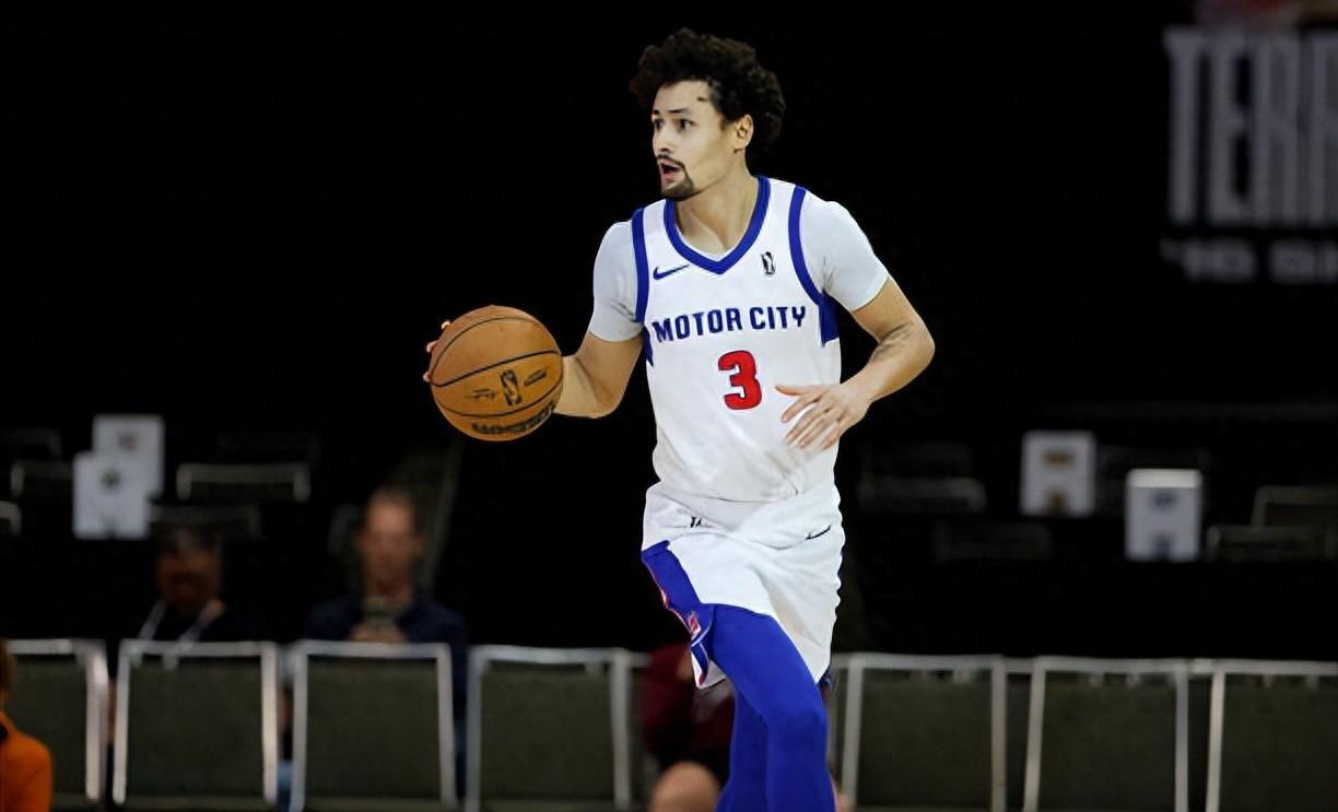 掘金外线射手高效得分,帮助球队取得胜利 掘金外线射手高效得分,帮助球队取得胜利