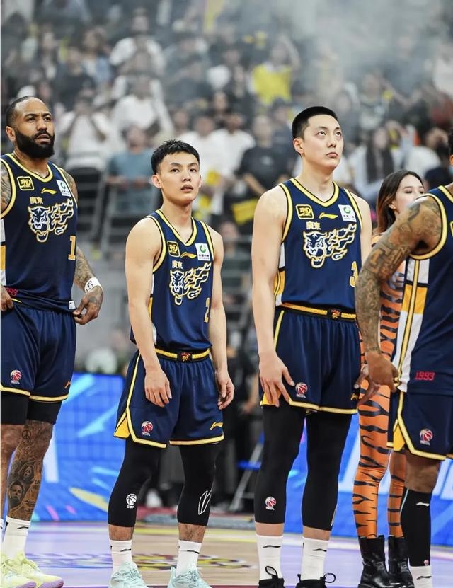 关于广东宏远代表中国出征NBA全明星周末的信息 关于广东宏远代表中国出征NBA全明星周末的信息